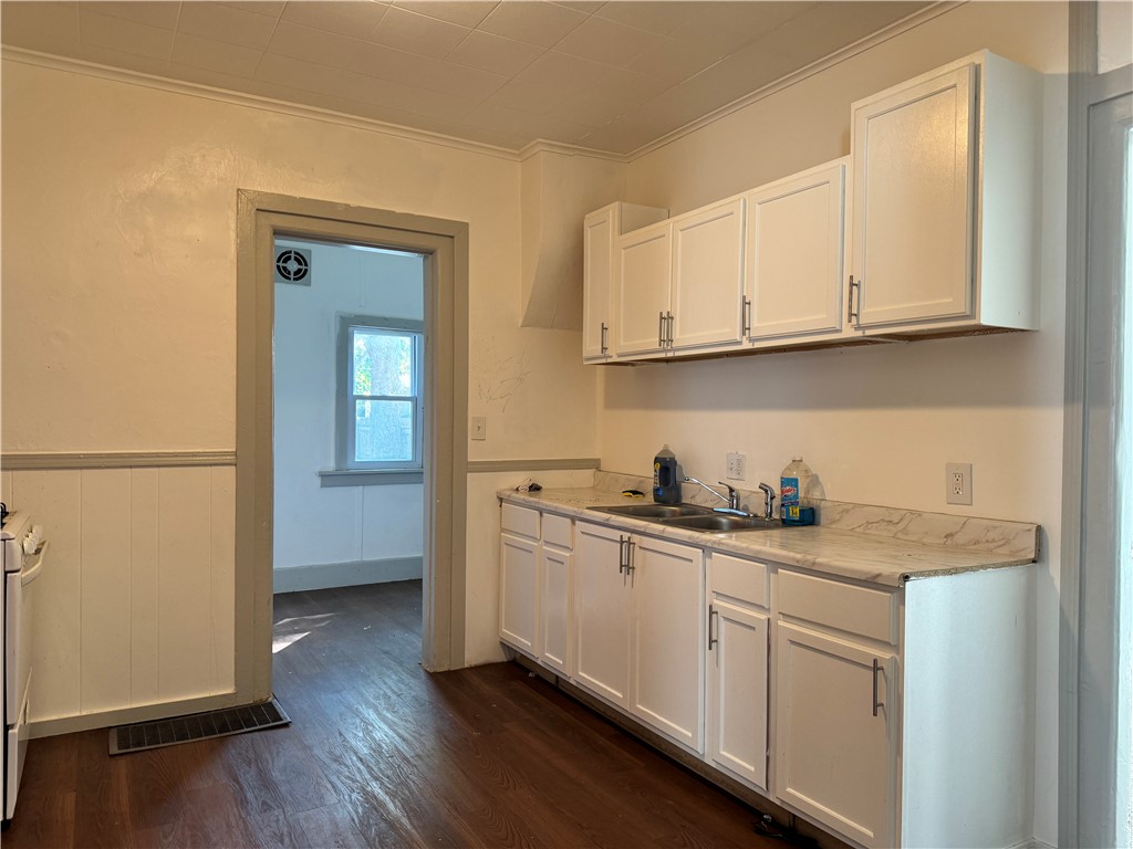 11 Otis Street Rochester, NY 14606 - Photo 15 of 20