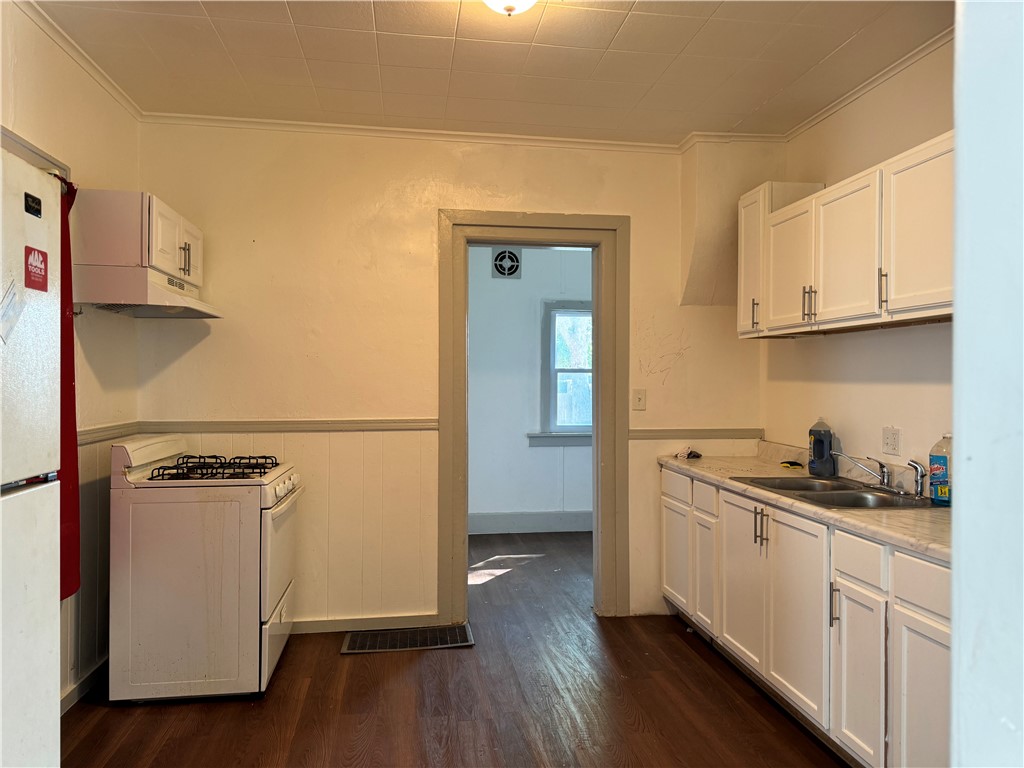 11 Otis Street Rochester, NY 14606 - Photo 10 of 20