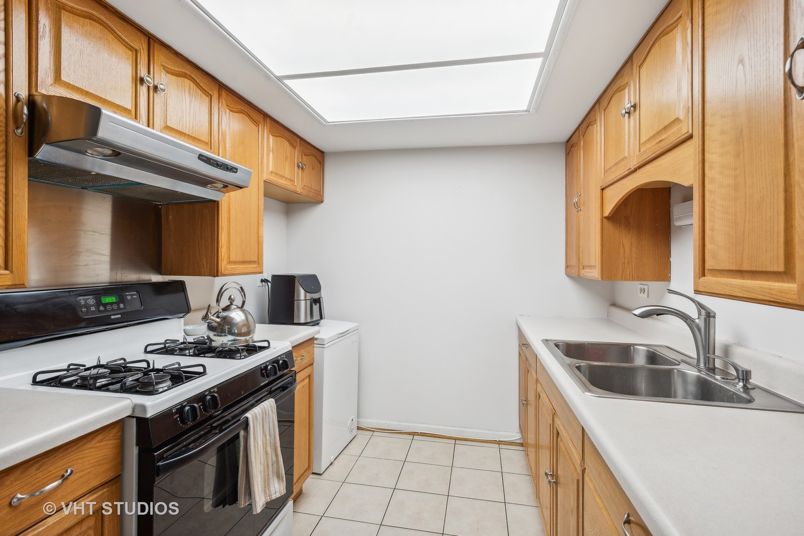 1410 Whispering Springs Circle Palatine, IL 60074 - Photo 5 of 14