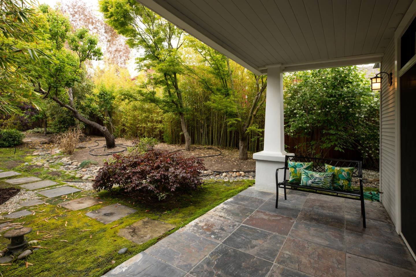 345 Berkeley Way Santa Cruz, CA 95062 - Photo 28 of 39 a garden view with a seating space