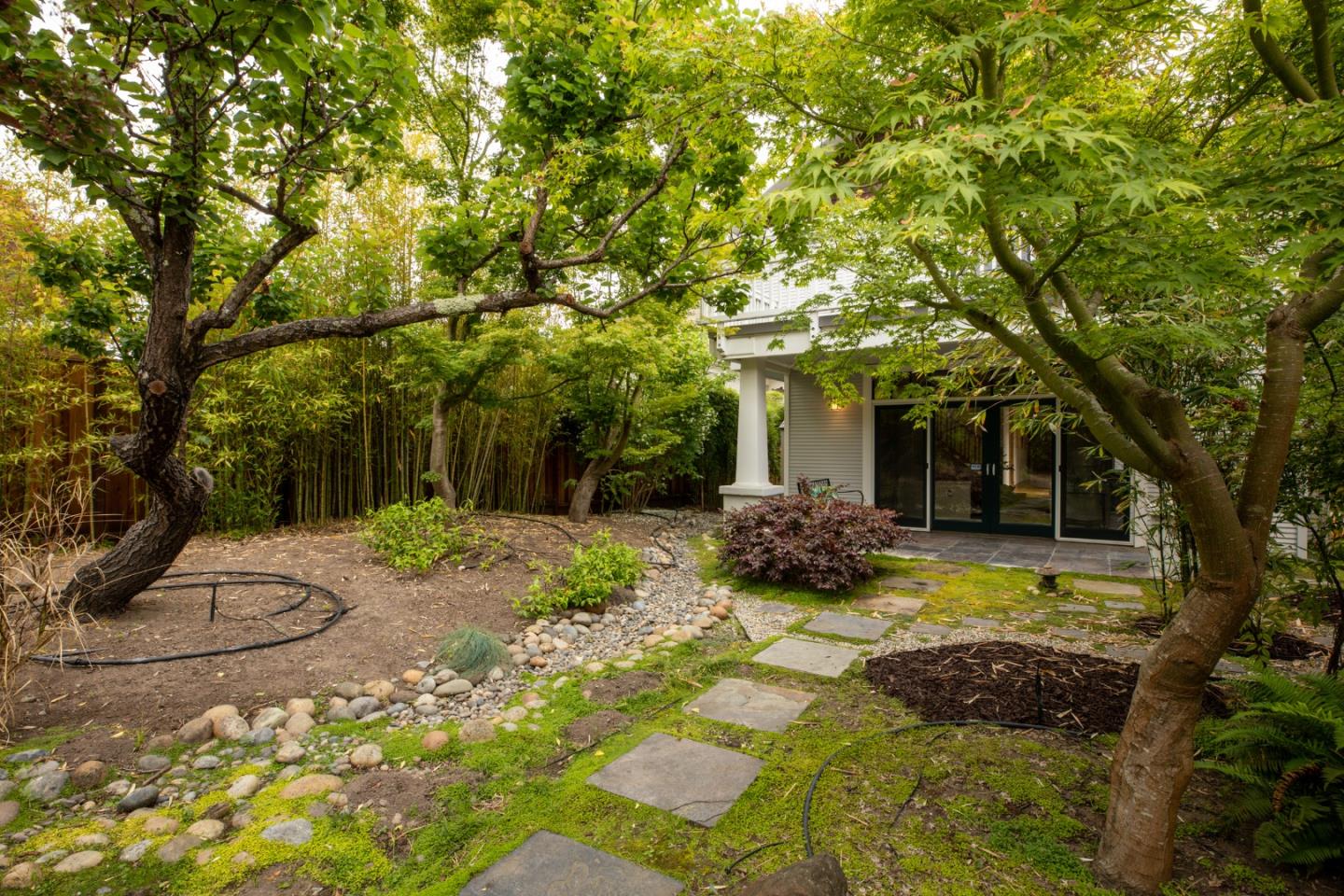 345 Berkeley Way Santa Cruz, CA 95062 - Photo 35 of 39 a view of a house with yard and sitting area