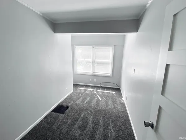 $2,800 | 809 South Washington Street, Bloomington, IN 47401