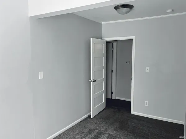 $2,800 | 809 South Washington Street, Bloomington, IN 47401