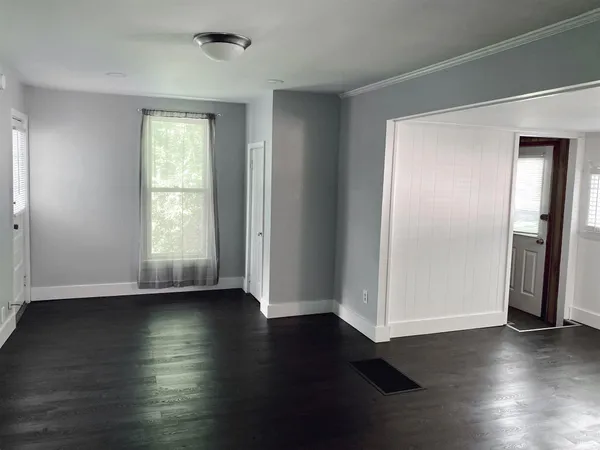 $2,800 | 809 South Washington Street, Bloomington, IN 47401