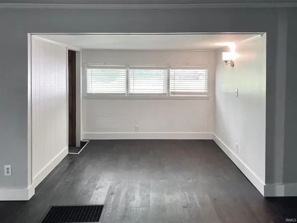 $2,800 | 809 South Washington Street, Bloomington, IN 47401