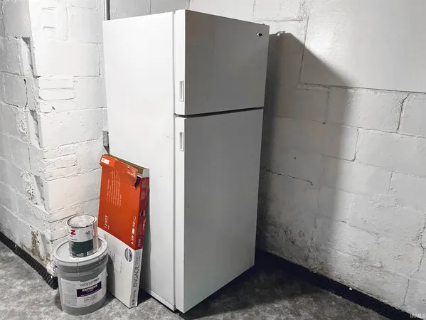 $2,800 | 809 South Washington Street, Bloomington, IN 47401