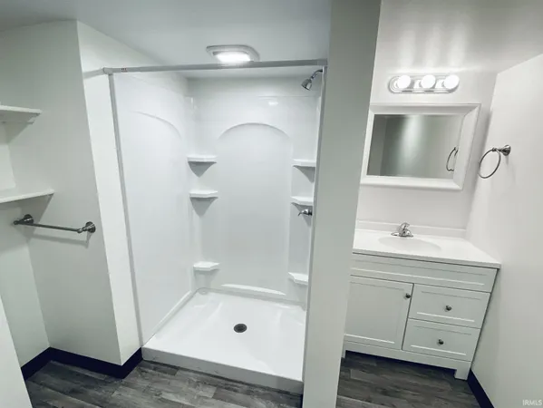 $2,800 | 809 South Washington Street, Bloomington, IN 47401