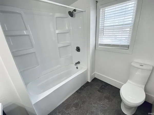 $2,800 | 809 South Washington Street, Bloomington, IN 47401