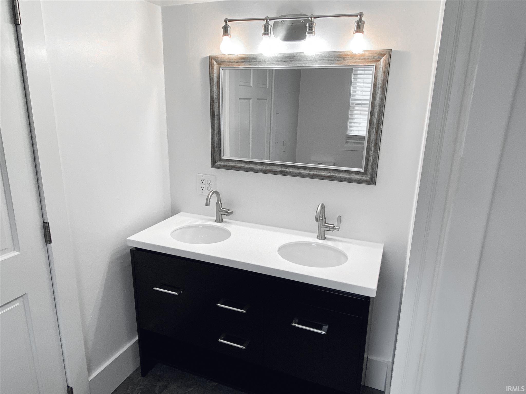 809 South Washington Street Bloomington, IN 47401 - Photo 5 of 33