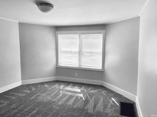 $2,800 | 809 South Washington Street, Bloomington, IN 47401