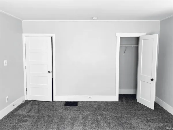 $2,800 | 809 South Washington Street, Bloomington, IN 47401