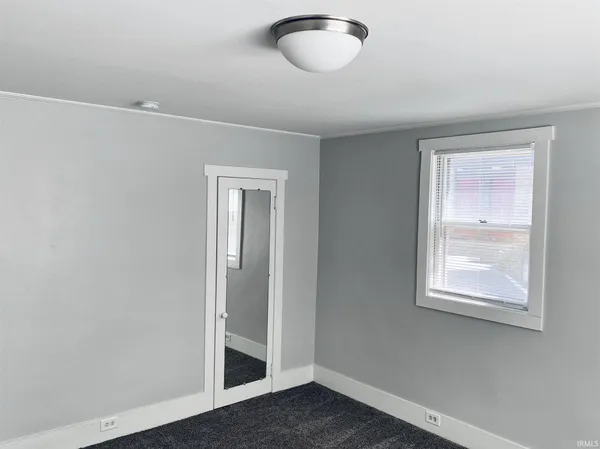 $2,800 | 809 South Washington Street, Bloomington, IN 47401