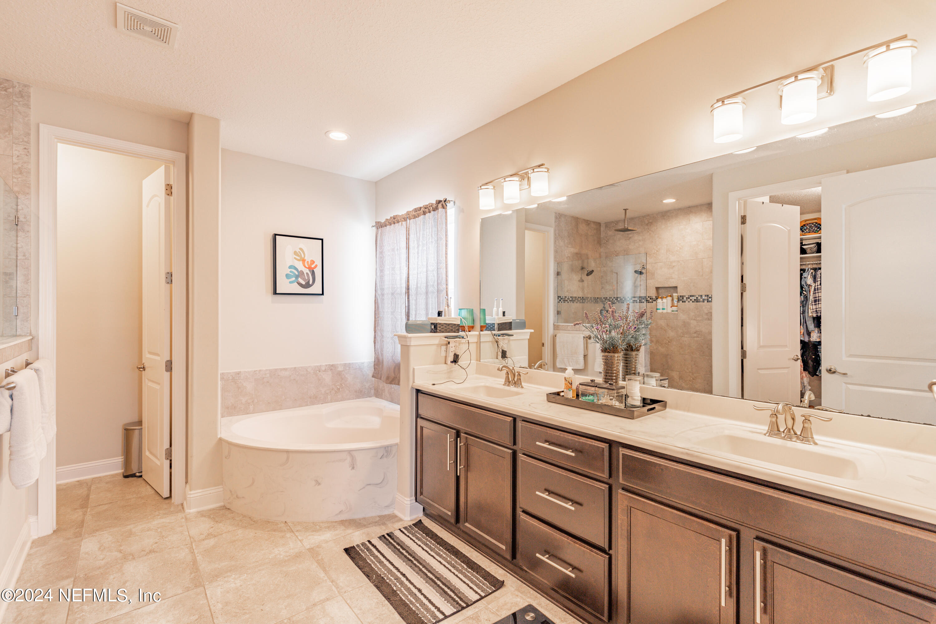 4069 Arbor Mill Circle Orange Park, FL 32065 - Photo 30 of 52 Primary Bathroom