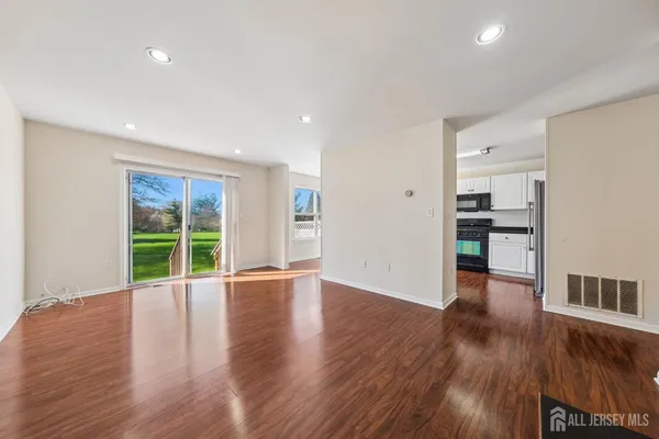 $659,900 | 304 Heskers Court, Monmouth Junction, NJ 08852