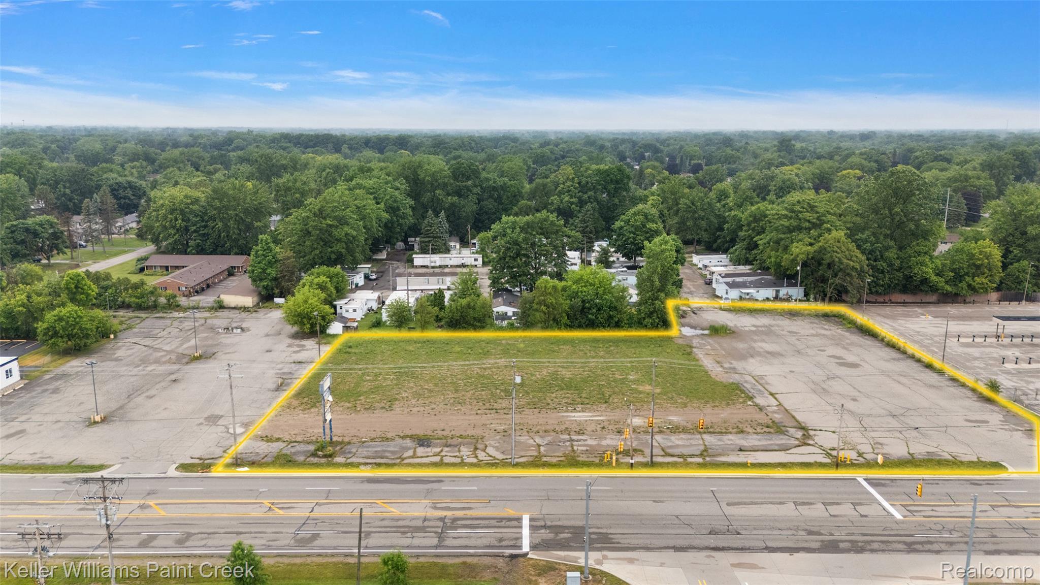 4403 Davison Road Burton, MI 48509 - Photo 19 of 27 19-4403 Davison Rd-19.jpg