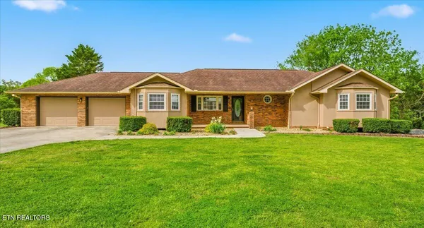 $529,900 | 209 Lavista Drive, Maryville, TN 37804