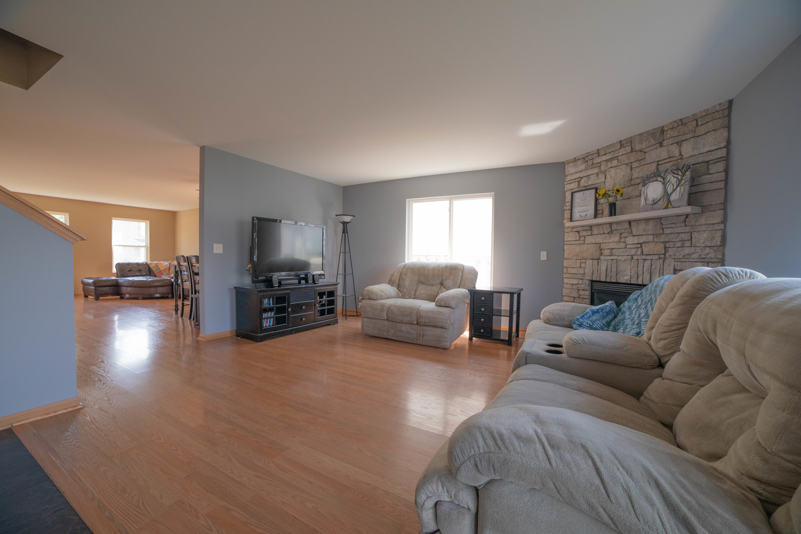 1156 Port Royal Road Pingree Grove, IL 60140 - Photo 3 of 33