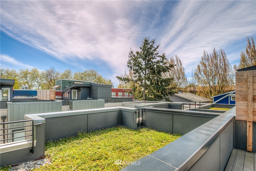 1117 34th Avenue, Unit B Seattle, WA 98122 - Photo 17 of 23