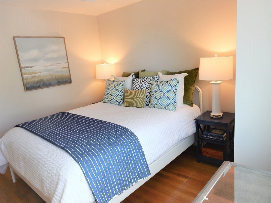 39 Prospect Street, Unit 4 Marblehead, MA 01945 - Photo 14 of 24