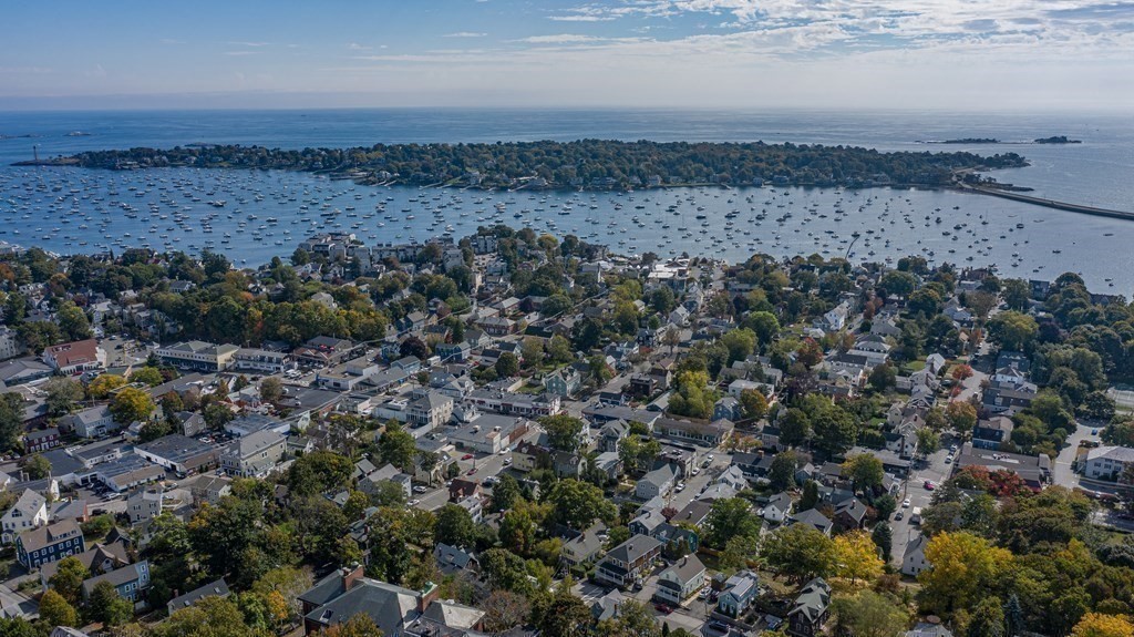 39 Prospect Street, Unit 4 Marblehead, MA 01945 - Photo 5 of 24