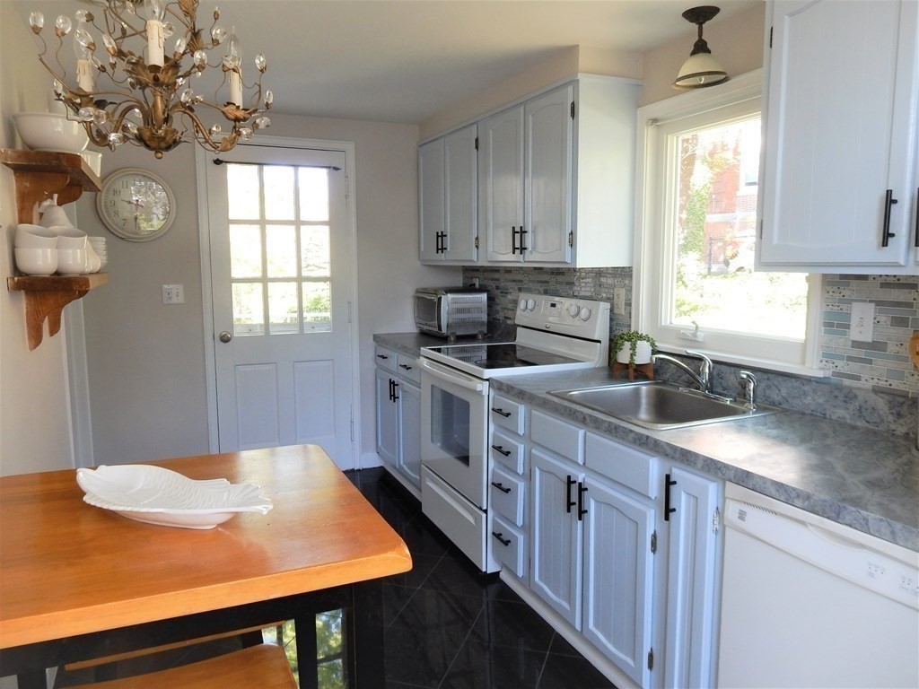 39 Prospect Street, Unit 4 Marblehead, MA 01945 - Photo 10 of 24