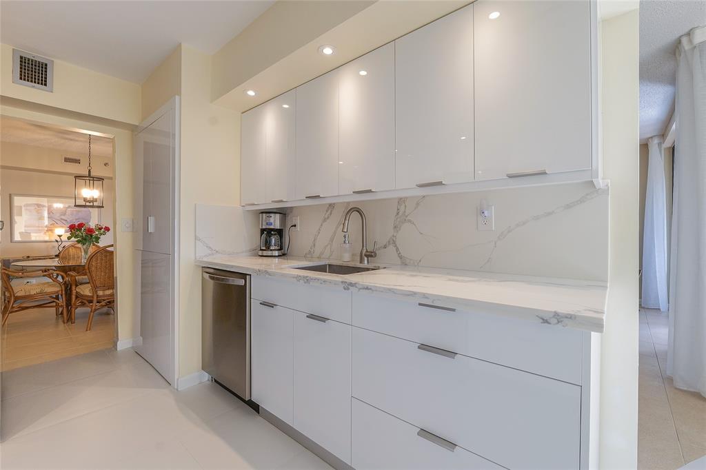 7200 Radice Court, Unit 705 Lauderhill, FL 33319 - Photo 14 of 54