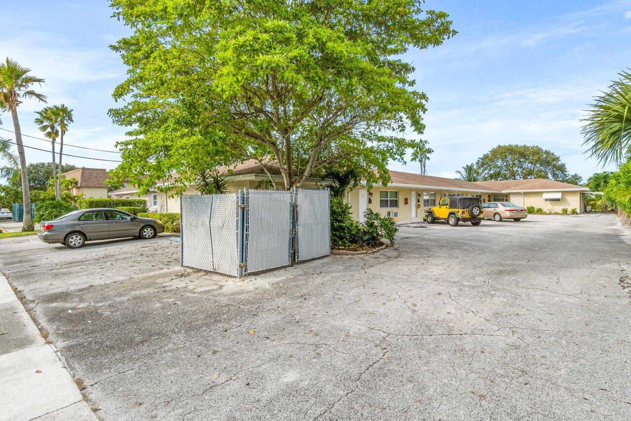 751 Hummingbird Way, Unit 6 North Palm Beach, FL 33408 - Photo 18 of 18 017-751HummingbirdWay-NorthPalmBeach-FL-