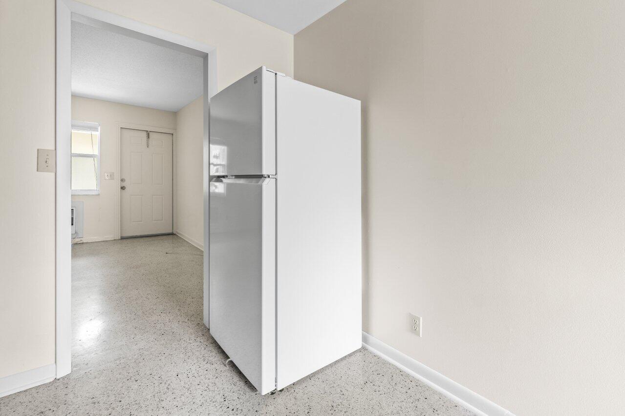 751 Hummingbird Way, Unit 6 North Palm Beach, FL 33408 - Photo 5 of 18 007-751HummingbirdWay-NorthPalmBeach-FL-