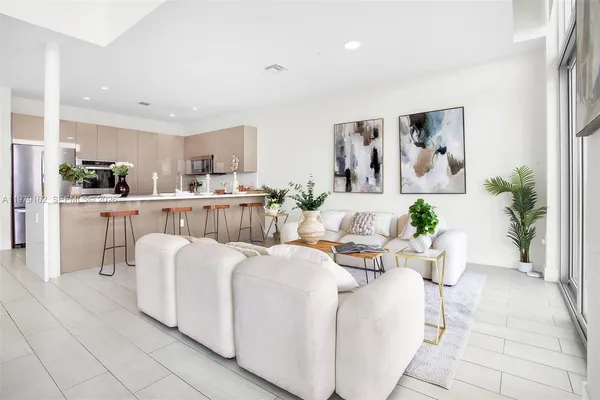 $1,350,000 | 2000 Metropica Way, Unit PH02, Sunrise, FL 33323