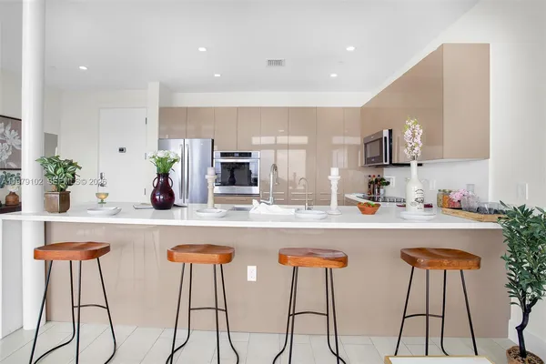 $1,350,000 | 2000 Metropica Way, Unit PH02, Sunrise, FL 33323
