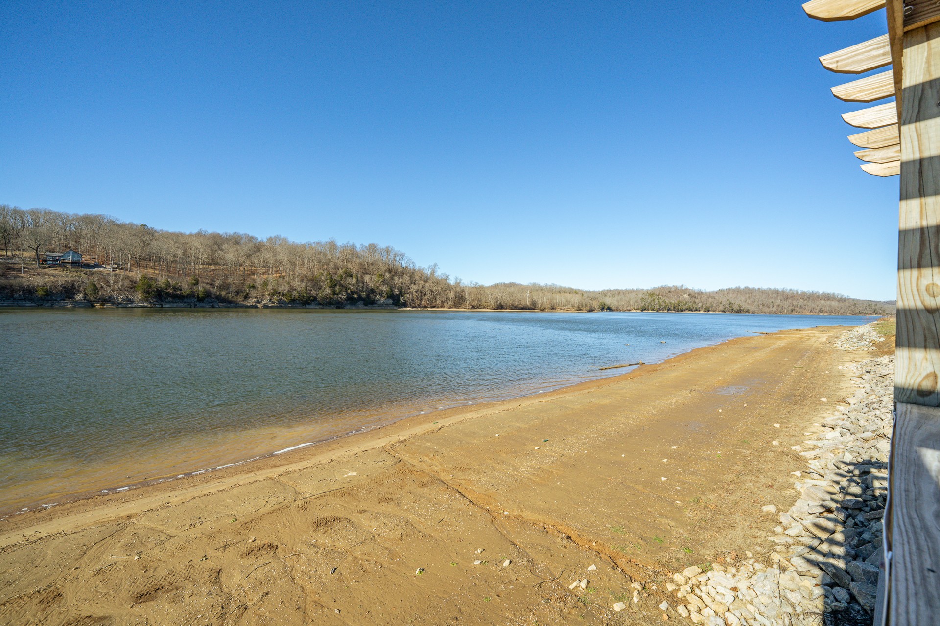 2217 Hardin Bottom River Road Clifton, TN 38425 - Photo 25 of 66 a view of an ocean and city