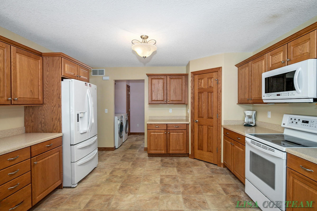 4569 Nickleplate Road Ionia, MI 48846 - Photo 8 of 45 Kitchen