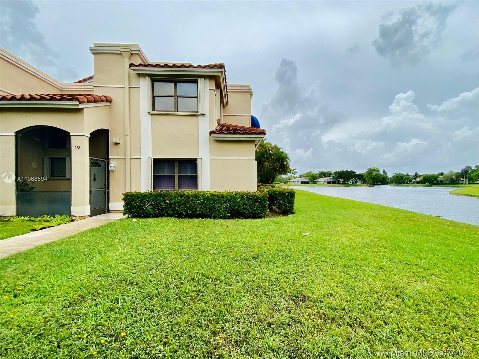 567 Racquet Club Road, Unit 19 Weston, FL 33326 - Photo 1 of 33