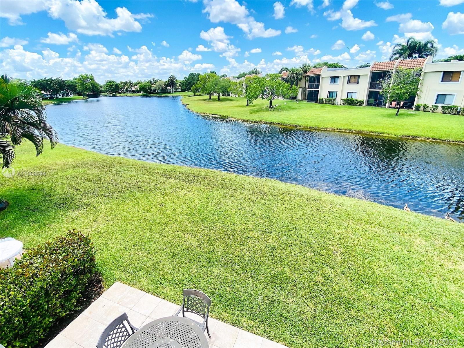 567 Racquet Club Road, Unit 19 Weston, FL 33326 - Photo 3 of 33