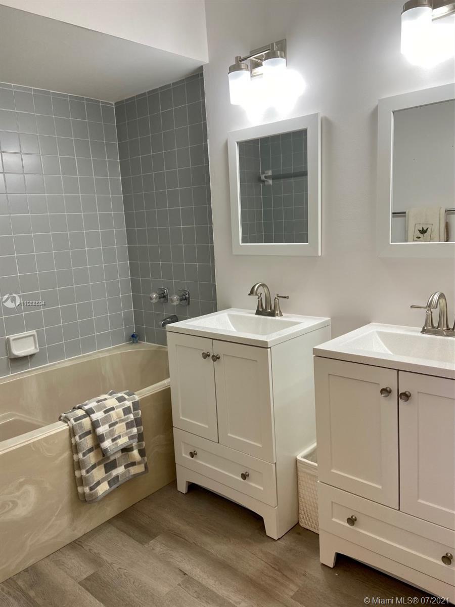 567 Racquet Club Road, Unit 19 Weston, FL 33326 - Photo 22 of 33