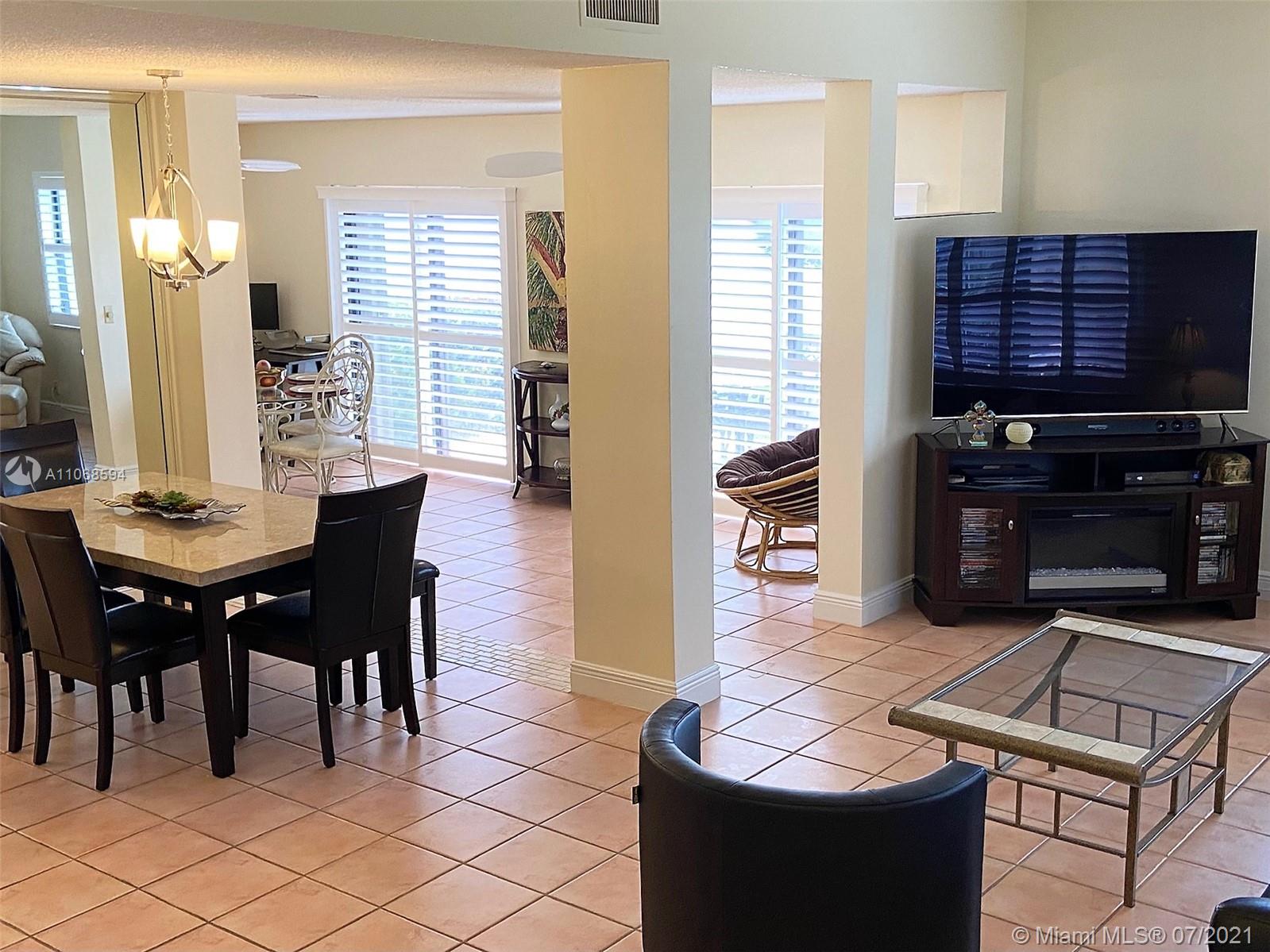 567 Racquet Club Road, Unit 19 Weston, FL 33326 - Photo 6 of 33