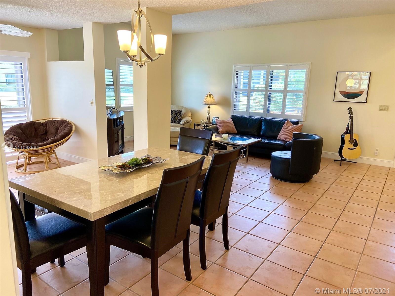 567 Racquet Club Road, Unit 19 Weston, FL 33326 - Photo 7 of 33