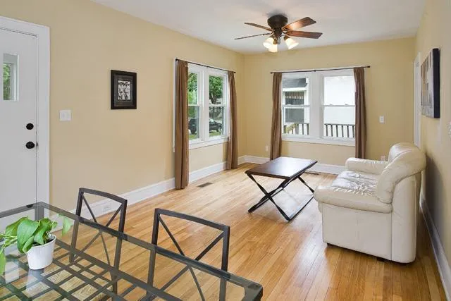 $2,195 | 891 21st Avenue Southeast, Minneapolis, MN 55414