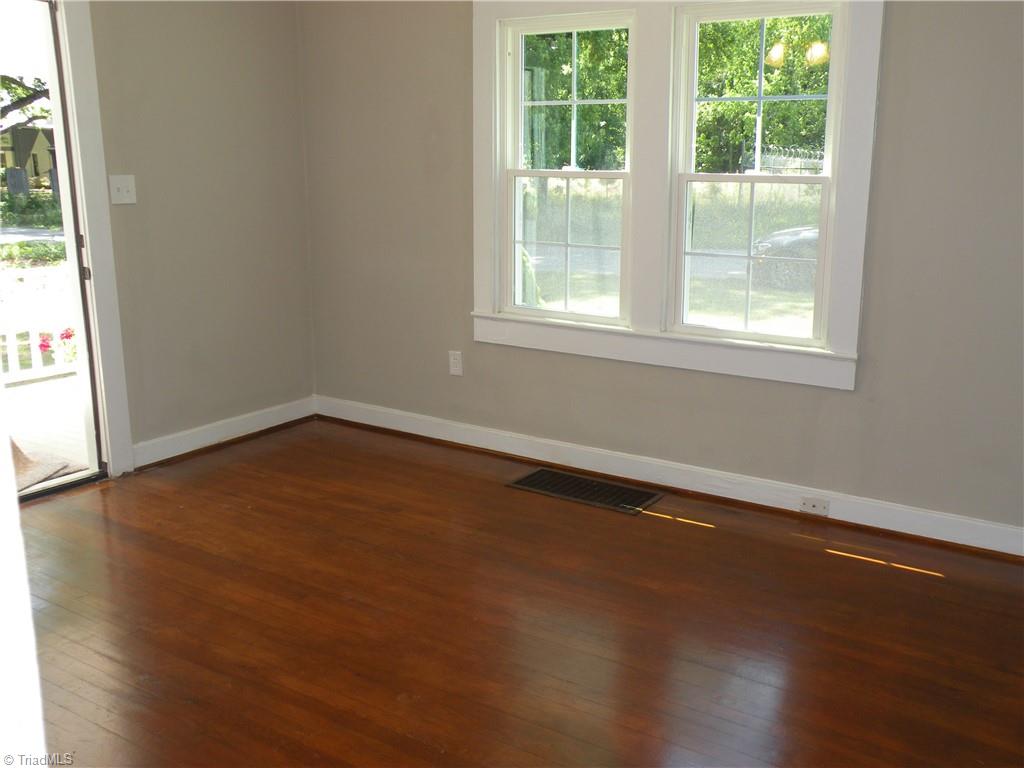 4723 Kirk Road Winston-Salem, NC 27103 - Photo 8 of 22 Living Room