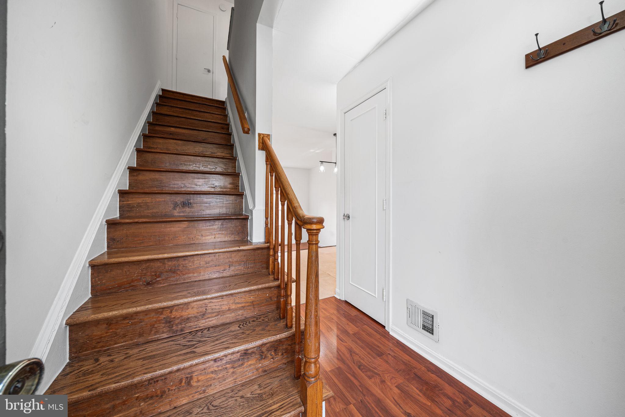 5845 Rexford Drive, Unit 721 Springfield, VA 22152 - Photo 3 of 32 a view of entryway