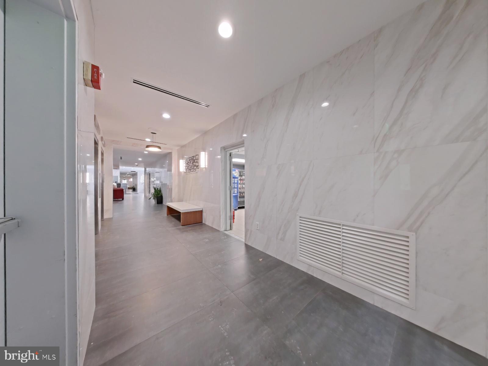 2101 Chestnut Street, Unit 1011 Philadelphia, PA 19103 - Photo 19 of 23 Lobby