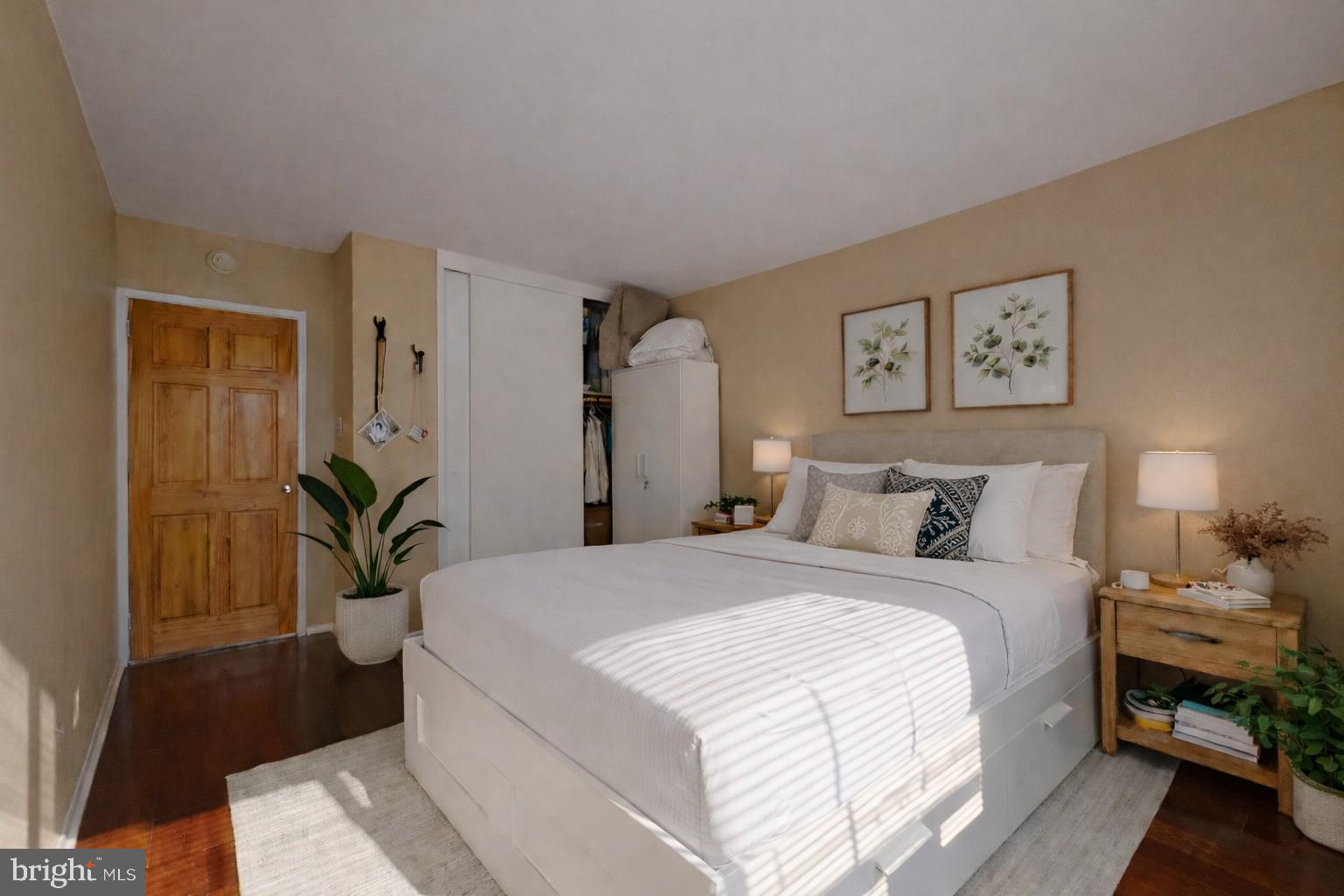 2101 Chestnut Street, Unit 1011 Philadelphia, PA 19103 - Photo 4 of 23 BR