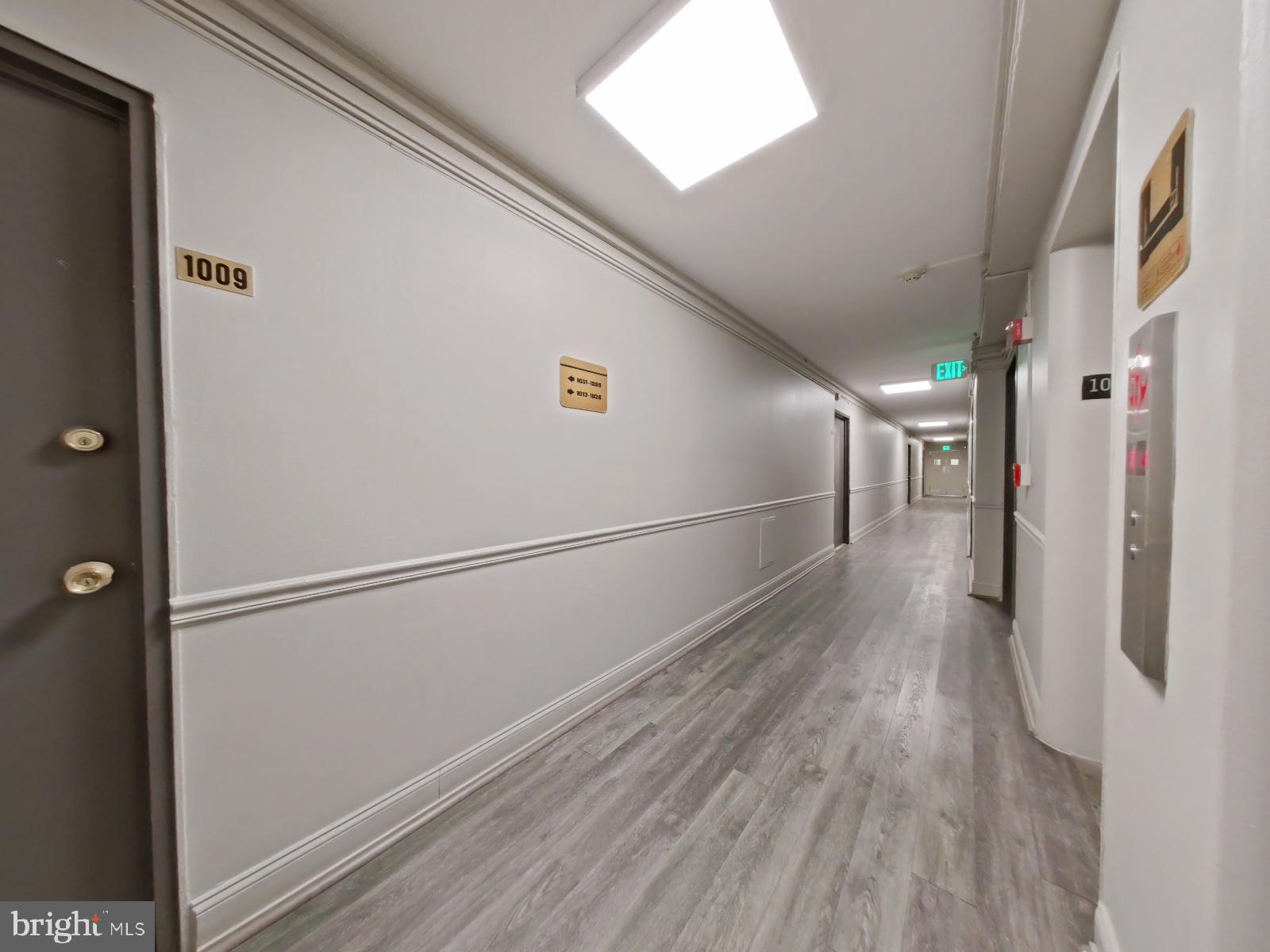 2101 Chestnut Street, Unit 1011 Philadelphia, PA 19103 - Photo 8 of 23 10th Floor Hallway to Unit 1011