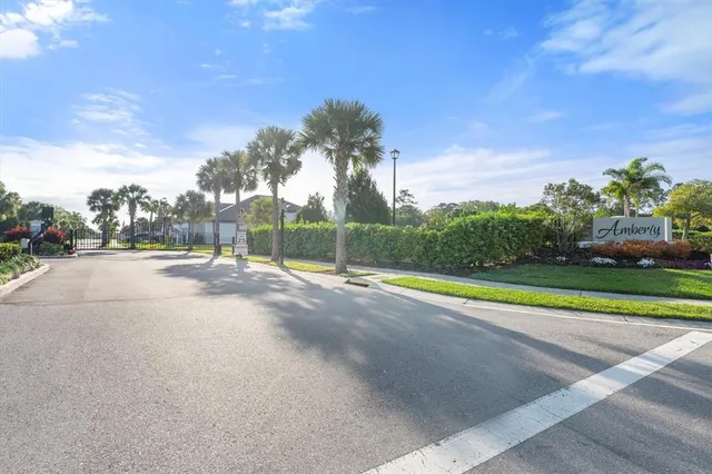 $350,000 | 5998 Amberly Drive, Bradenton, FL 34208