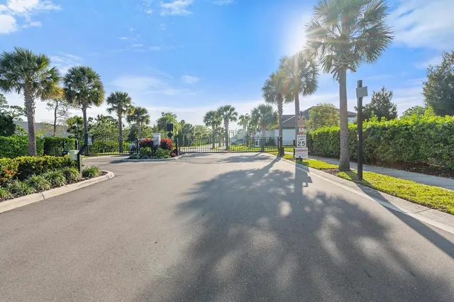 $350,000 | 5998 Amberly Drive, Bradenton, FL 34208