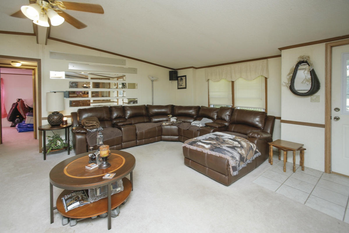 851 Hamilton Road Battle Creek, MI 49017 - Photo 3 of 26 851 hamilton rd-103
