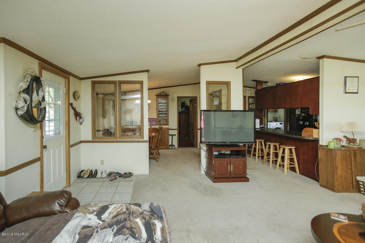 851 Hamilton Road Battle Creek, MI 49017 - Photo 5 of 26 851 hamilton rd-105