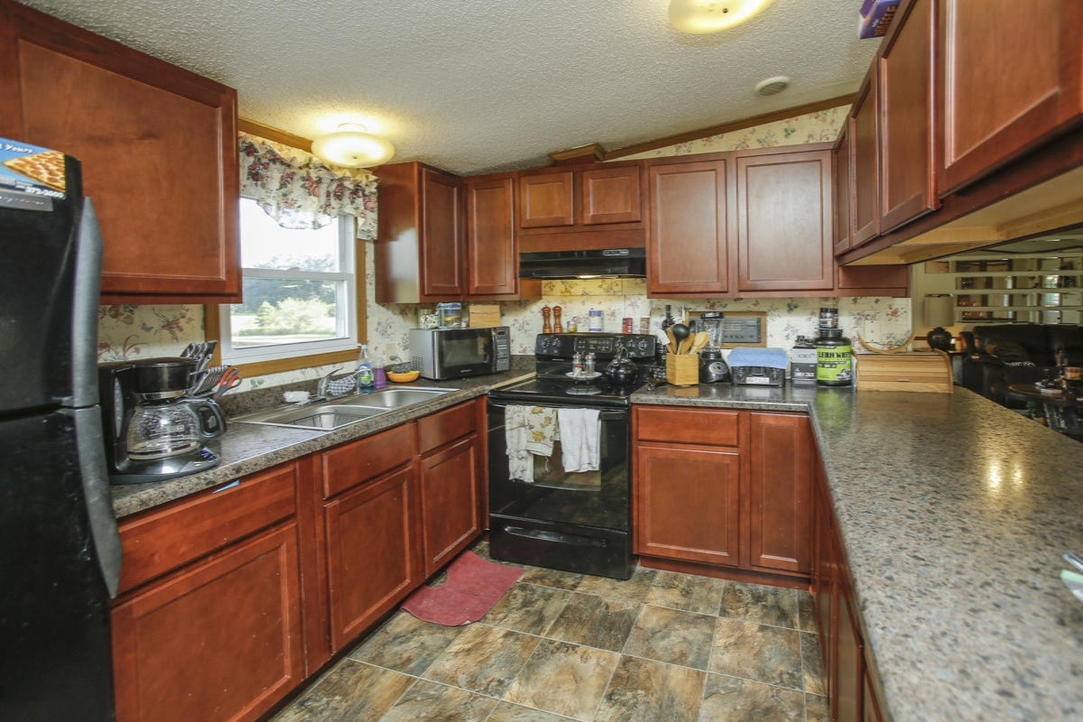 851 Hamilton Road Battle Creek, MI 49017 - Photo 9 of 26 851 hamilton rd-109