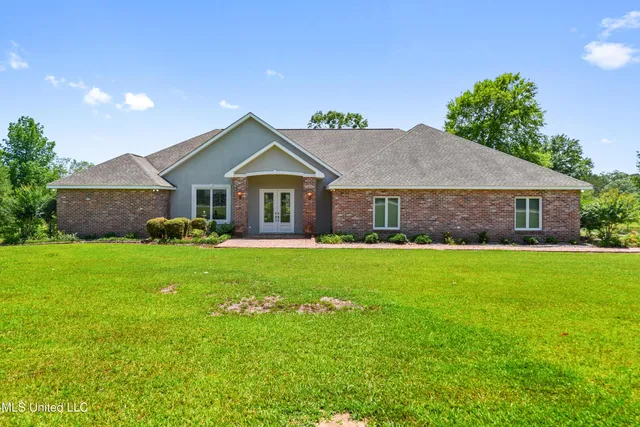 $469,900 | 87 North Highlands Drive, Poplarville, MS 39470