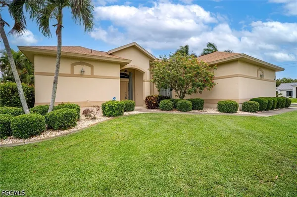 $419,000 | 5118 Southwest 19th Place, Cape Coral, FL 33914
